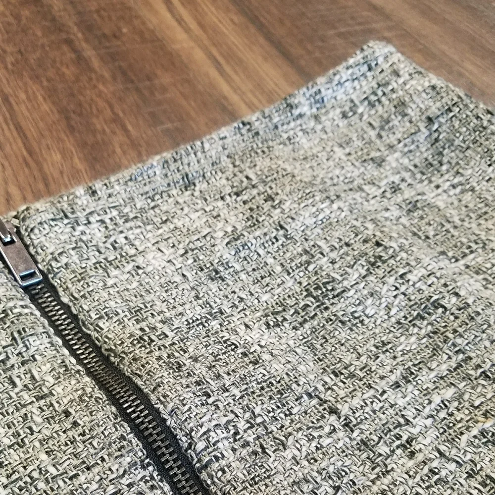 Banana Republic Front Zipper Tweed Skirt